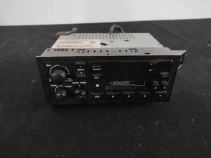 lot 242 image: Chrysler Corp Car Radio
