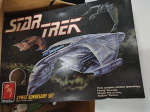 lot 251 image: Star Trek Ship