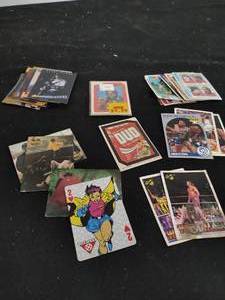 lot 255 image: Collection of Trading Cards