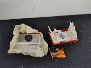 lot 94 image: Two Stainless Steel Money Clip Knives & American Flag Pin