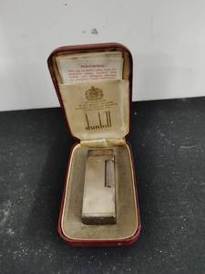 lot 95 image: Vintage Dunhill Lighter