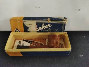 lot 7 image: Kaywoodie Pipe
