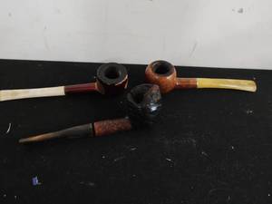 lot 100 image: Three Vintage Pipes