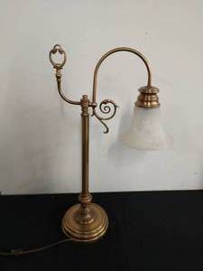 lot 20 image: Table Lamp