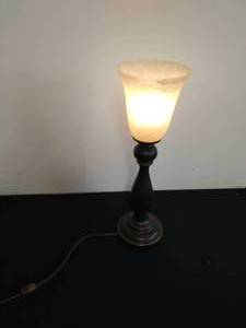 lot 21 image: Table Lamp