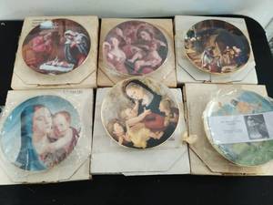 lot 30 image: Six Heritage House Collector Plates
