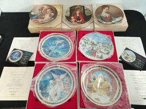 lot 32 image: Seven Collector Plates