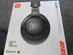JBL club 950 headphones power on ...