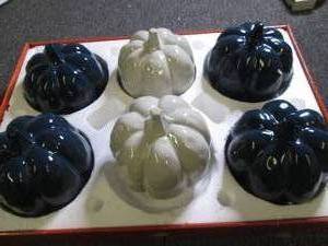 lot of 6 ceramic pumpkins ...