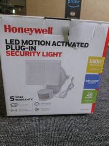 hojneywell LED motion activated plu...