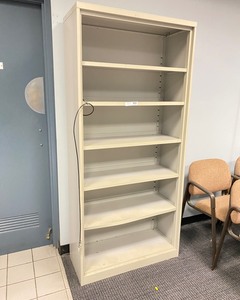 lot 5-299 image: Steelcase Book Shelf