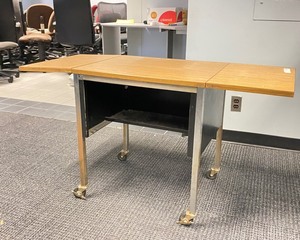lot 5-323 image: Adjustable Office Table