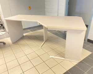 lot 5-300 image: Workstation