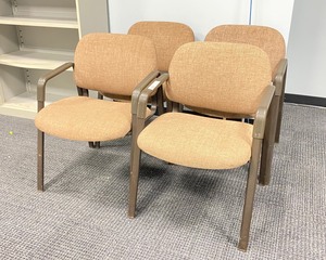 lot 5-292 image: Waiting Room Chairs