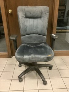 lot 5-276 image: Executive Chair