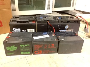 lot 9-372 image: Batteries