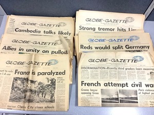 lot 1-087 image: Vintage Newspapers (Foreign)
