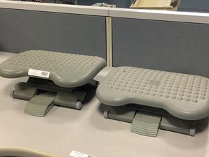 lot 3-430 image: Foot rests