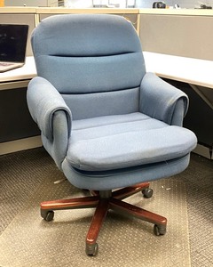 lot 5-269 image: Blue Upholstered Office Chair