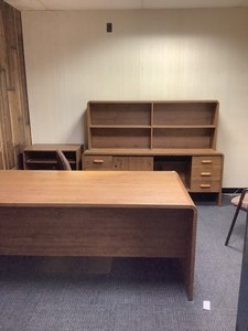 lot 5-039 image: Room Contents