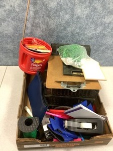 lot 3-046 image: Assorted Office Supplies