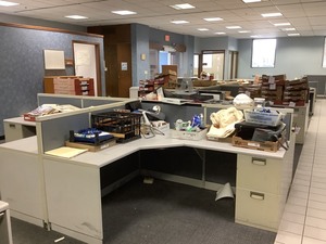 lot 5-023 image: Cubicle Desks