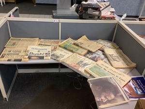 lot 1-131 image: Vintage Newspapers (Presidential)