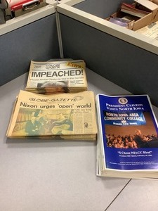 lot 1-133 image: Vintage Newspapers (Presidential)