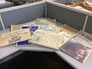 lot 1-136 image: Vintage Newspapers (Presidential)