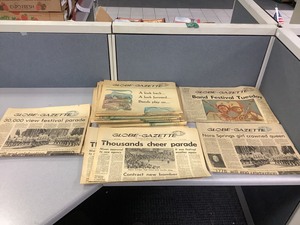 lot 1-123 image: Vintage Newspapers (Band Festival)