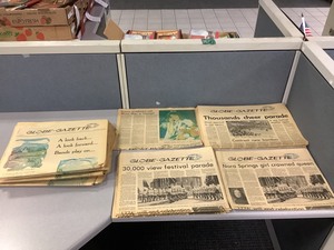 lot 1-125 image: Vintage Newspapers (Band Festival)