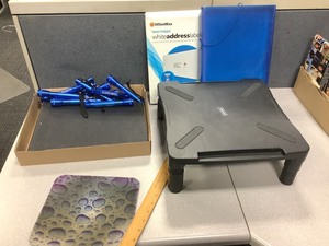 lot 3-057 image: Assorted Office Supplies