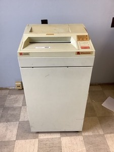 lot 4-081 image: Paper Shredder