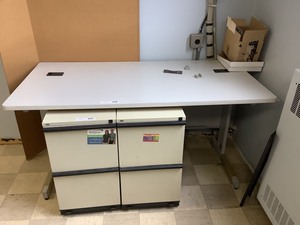 lot 5-084 image: Office Work Table