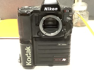 lot 9-242 image: Nikon N90S News Camera body