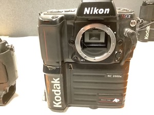 lot 9-243 image: Nikon N90S News Camera body