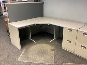 lot 5-308 image: Cubicle Desk