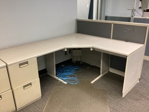 lot 5-307 image: Cubicle Desk