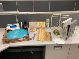 lot 3-411 image: Assorted Office Supplies