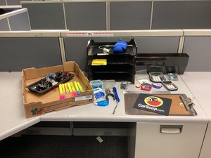 lot 3-409 image: Assorted Office Supplies