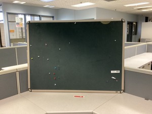 lot 3-412 image: Bulletin Board