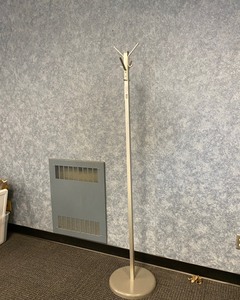 lot 5-035 image: Coat Rack