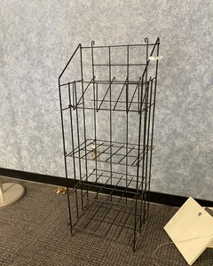 lot 8-037 image: Display Rack