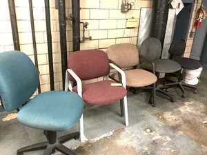 lot 5-552 image: Office Chairs
