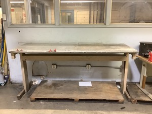 lot 7-520 image: Work Bench
