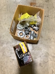 lot 7-553 image: Electrical Components, Fence Hardware