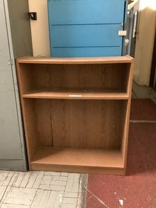 lot 5-536 image: Bookshelf