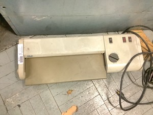 lot 4-588 image: Adhesive Wax Coater