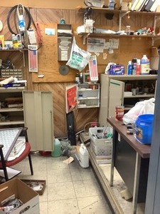 lot 7-529 image: Room Contents