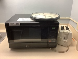lot 8-601 image: Kitchen Appliances